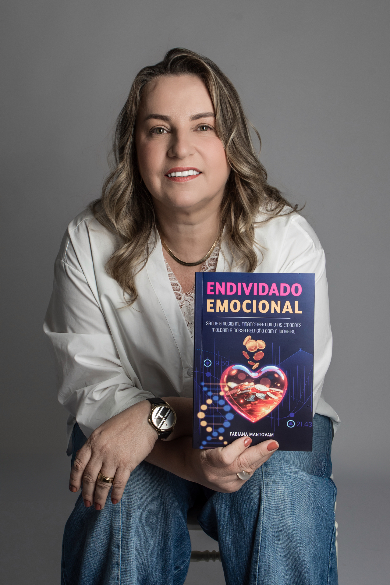 Fabiana Mantovam, neurocientista, psicanalista e mentora em saúde emocional financeira